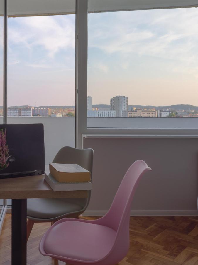 Initium Rooms - Pokoje Na Wynajem - Obroncow Wybrzeza 4D 格但斯克 外观 照片