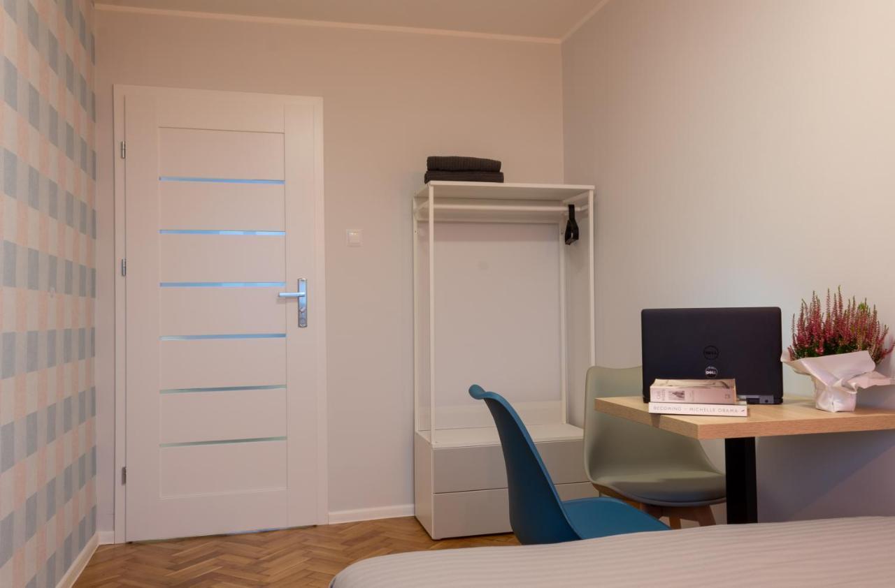 Initium Rooms - Pokoje Na Wynajem - Obroncow Wybrzeza 4D 格但斯克 外观 照片
