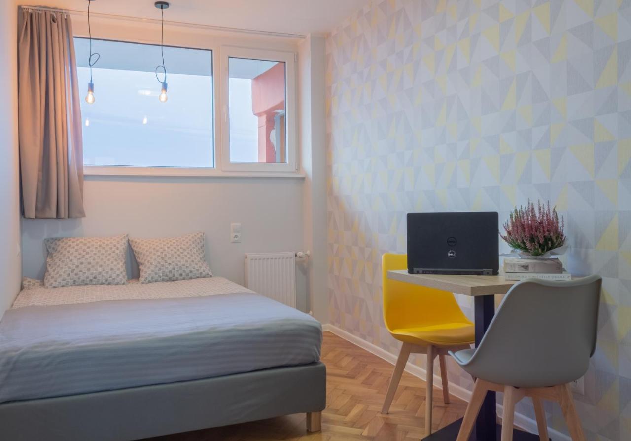 Initium Rooms - Pokoje Na Wynajem - Obroncow Wybrzeza 4D 格但斯克 外观 照片